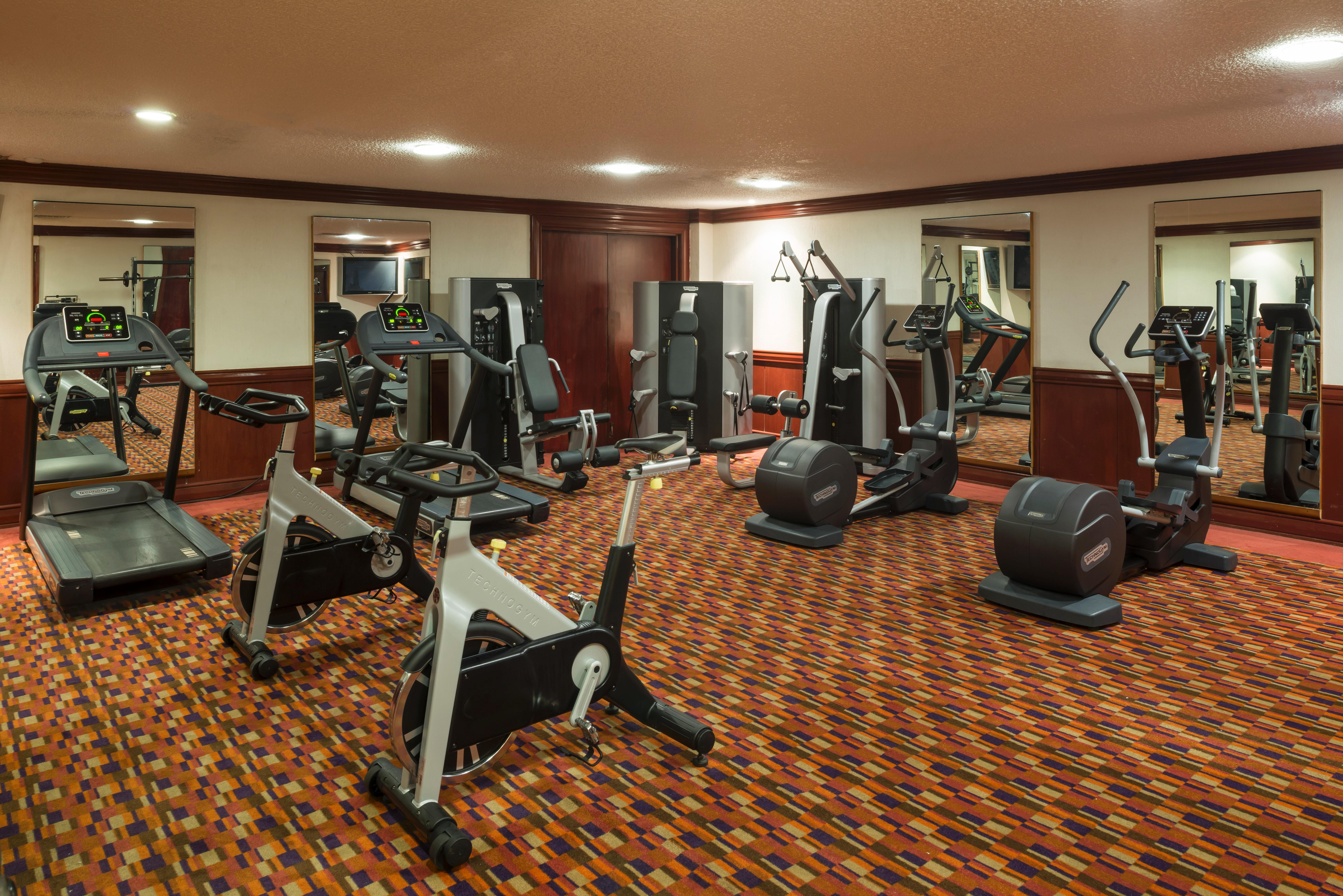 Real Inn Tijuana By Camino Real Hoteles Exterior foto The gym at the hotel
